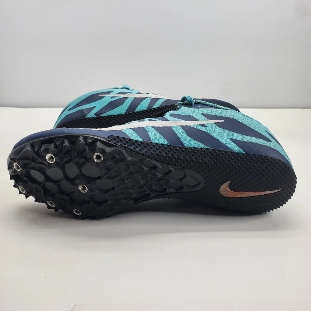 Nike reposhing this